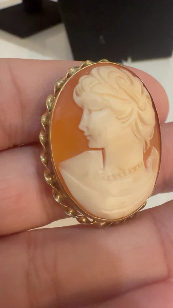 Gorgeous Vintage Left Facing Sorrento 12k Gold Filled Cameo Brooch/Pendant
