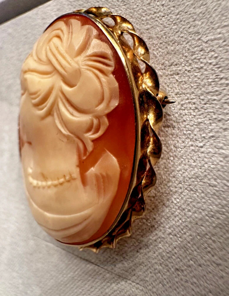 Gorgeous Vintage Left Facing Sorrento 12k Gold Filled Cameo Brooch/Pendant