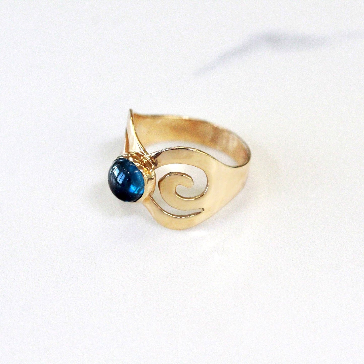 Solid Gold Tourmaline Ring – Handcrafted Elegance