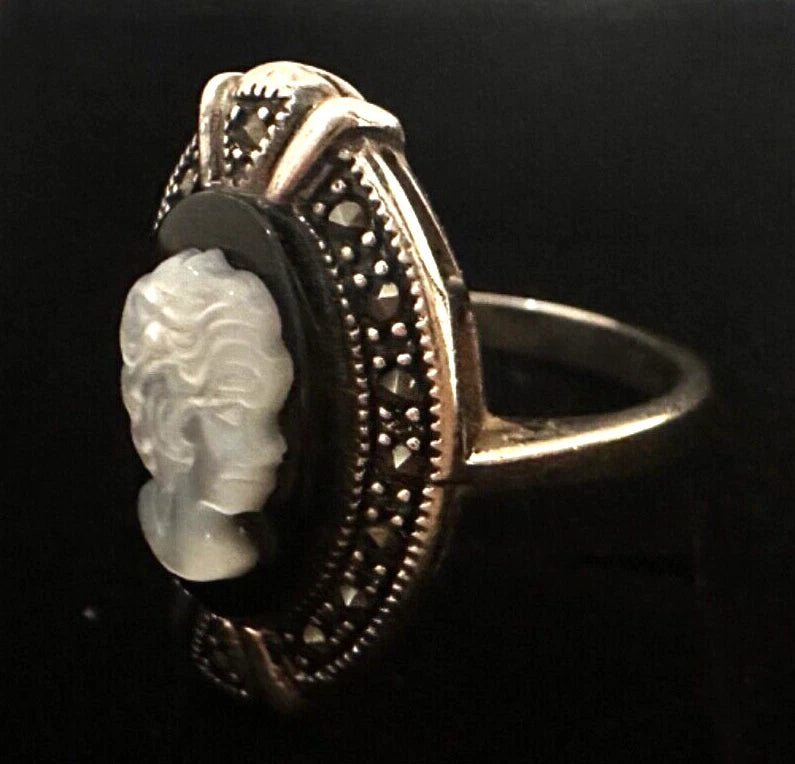 Vintage Sterling Silver 925 Black Onyx & Mother of Pearl Cameo Ring - Size 6